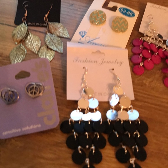 Bundle 2 for 15$ Earring bundle. Set of 5 - Picture 2 of 7